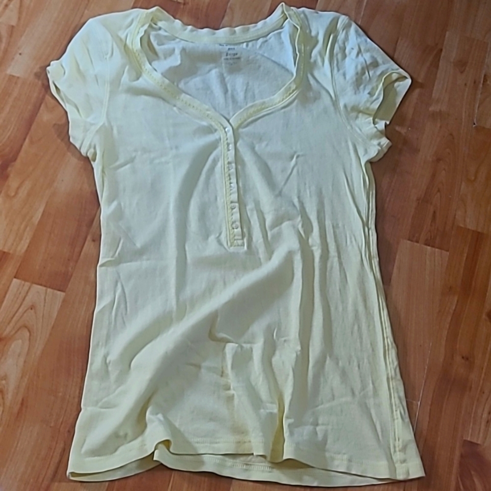 Old navy tee